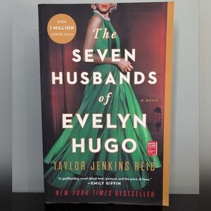 5/$10 📚 The Seven Husbands of Evelyn Hugo Book
